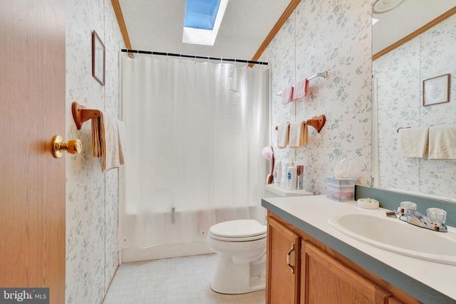126 GATESHEAD DR, Stewartstown, PA 17363