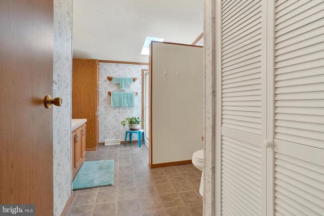126 GATESHEAD DR, Stewartstown, PA 17363