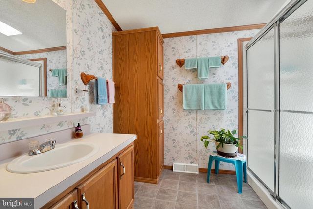126 GATESHEAD DR, Stewartstown, PA 17363