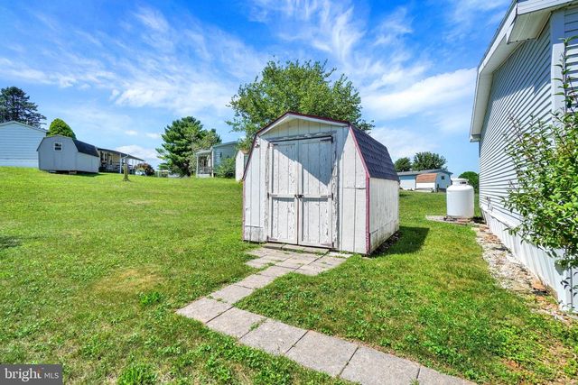 126 GATESHEAD DR, Stewartstown, PA 17363
