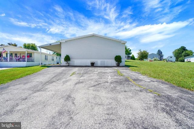 126 GATESHEAD DR, Stewartstown, PA 17363