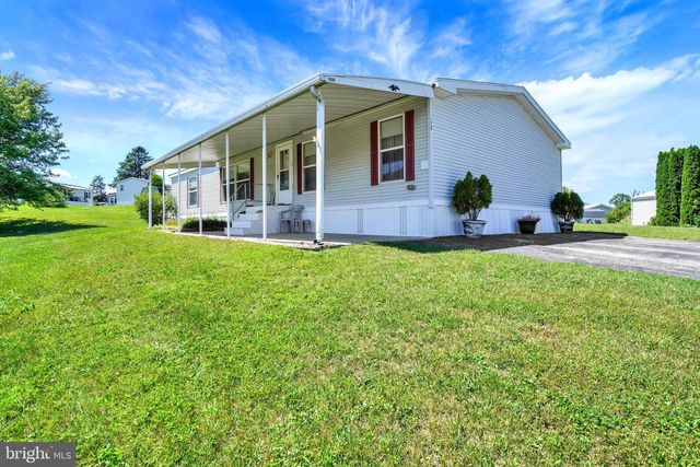 126 GATESHEAD DR, Stewartstown, PA 17363