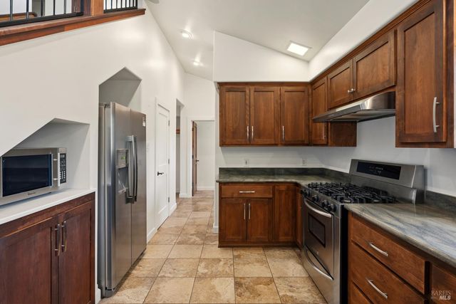 18210 Old Ukiah Pine Rd, Potter Valley, CA 95469