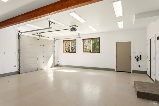 18210 Old Ukiah Pine Rd, Potter Valley, CA 95469