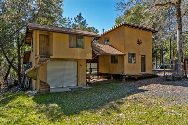 18210 Old Ukiah Pine Rd, Potter Valley, CA 95469