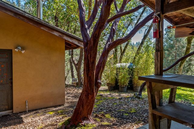 18210 Old Ukiah Pine Rd, Potter Valley, CA 95469