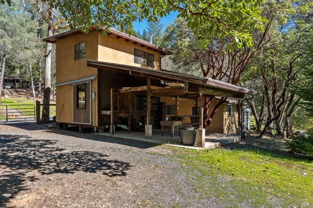 18210 Old Ukiah Pine Rd, Potter Valley, CA 95469