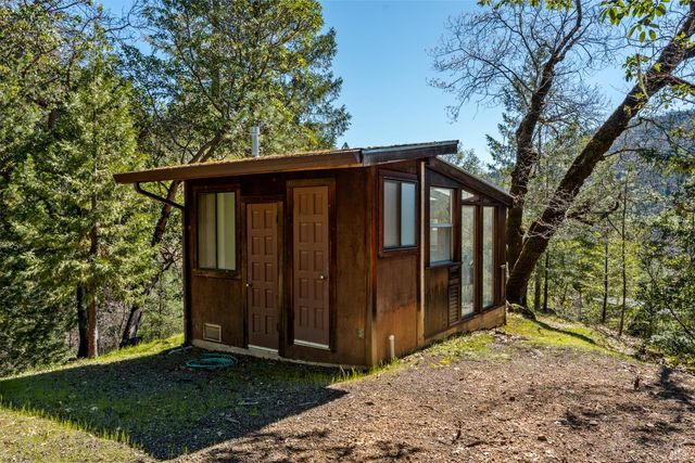 18210 Old Ukiah Pine Rd, Potter Valley, CA 95469