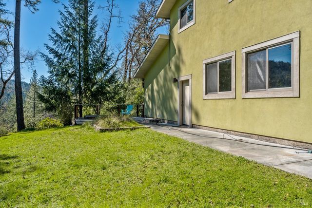 18210 Old Ukiah Pine Rd, Potter Valley, CA 95469