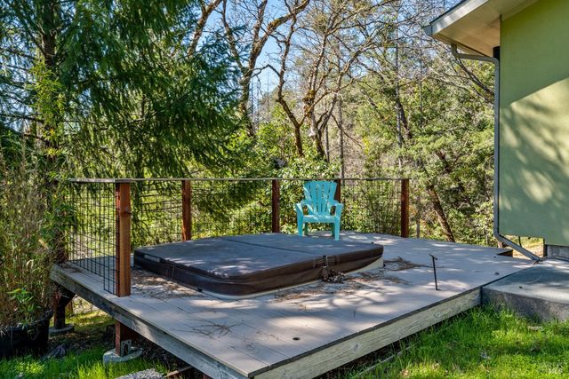 18210 Old Ukiah Pine Rd, Potter Valley, CA 95469