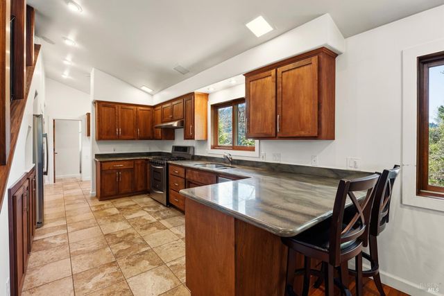 18210 Old Ukiah Pine Rd, Potter Valley, CA 95469