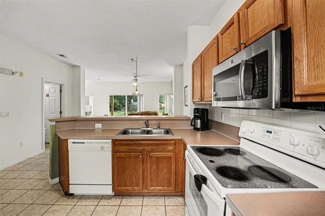 1077 PARK RIDGE CIRCLE, Kissimmee, FL 34746