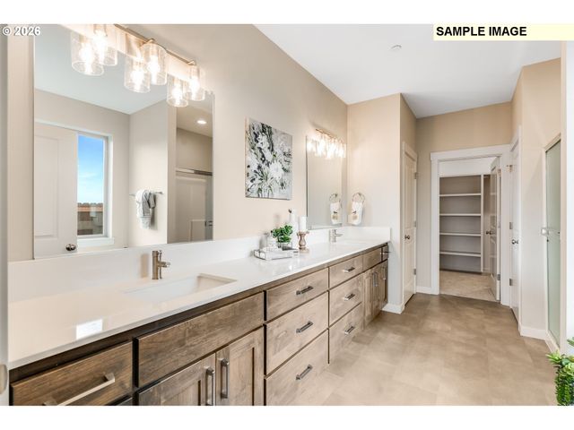 225 E 24TH Ave, La Center, WA 98629