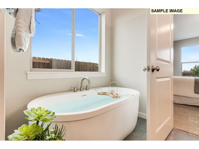 225 E 24TH Ave, La Center, WA 98629