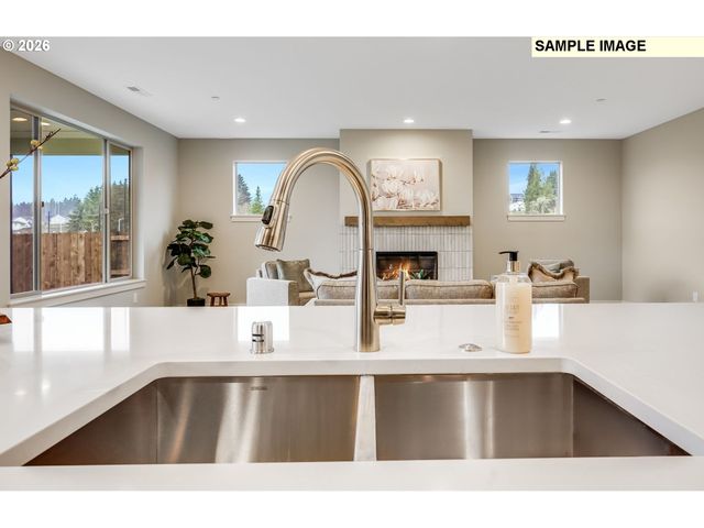 225 E 24TH Ave, La Center, WA 98629