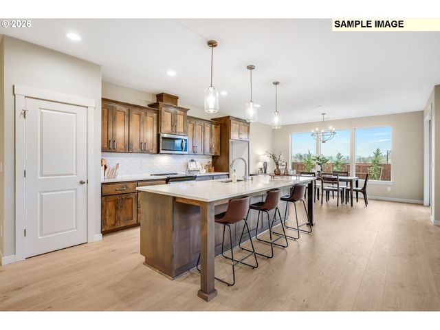 225 E 24TH Ave, La Center, WA 98629