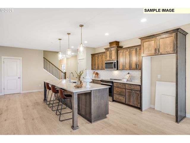 225 E 24TH Ave, La Center, WA 98629