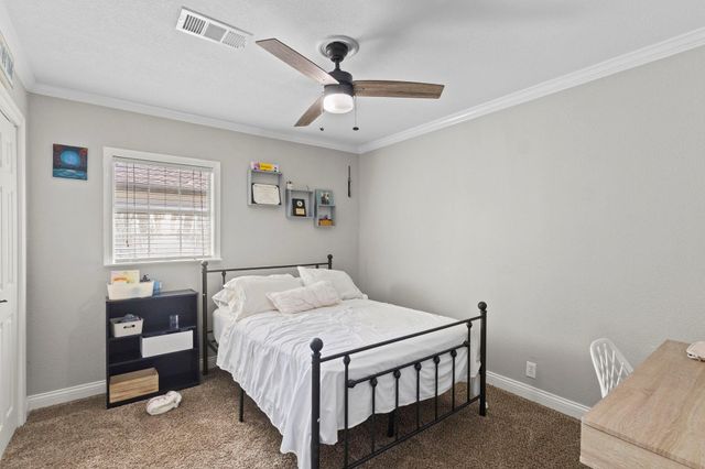 1006 Montgomery Street, Port Neches, TX 77651