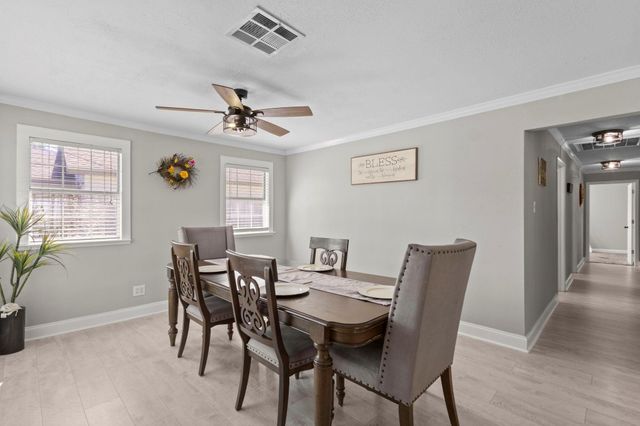 1006 Montgomery Street, Port Neches, TX 77651