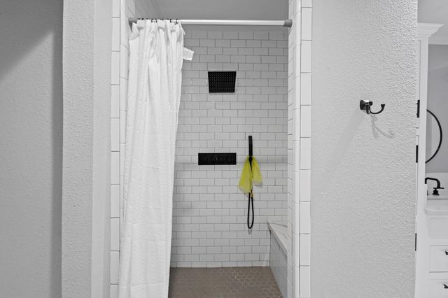 1006 Montgomery Street, Port Neches, TX 77651