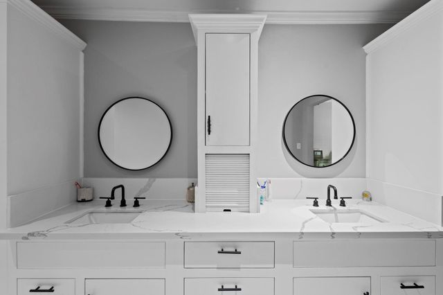 1006 Montgomery Street, Port Neches, TX 77651