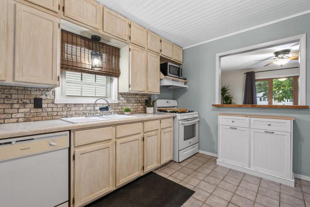 2526 S 70th STREET, Milwaukee, WI 53219