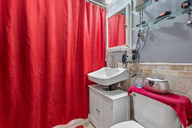 2526 S 70th STREET, Milwaukee, WI 53219