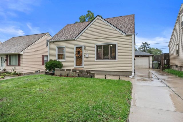 2526 S 70th STREET, Milwaukee, WI 53219