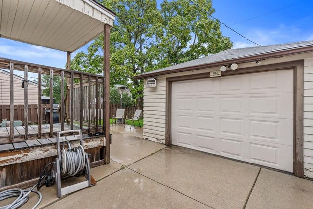 2526 S 70th STREET, Milwaukee, WI 53219