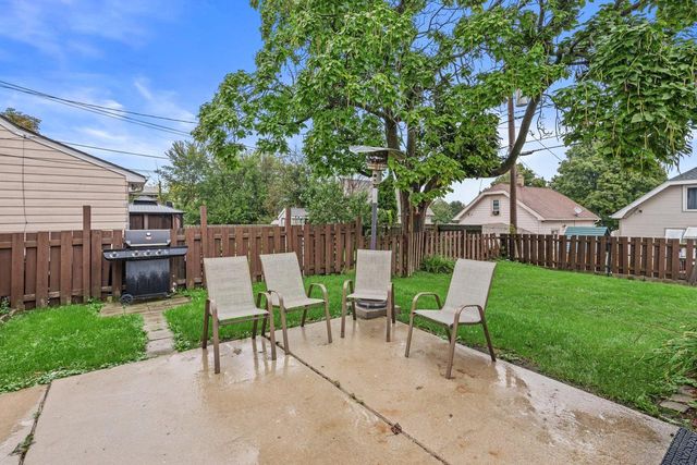 2526 S 70th STREET, Milwaukee, WI 53219
