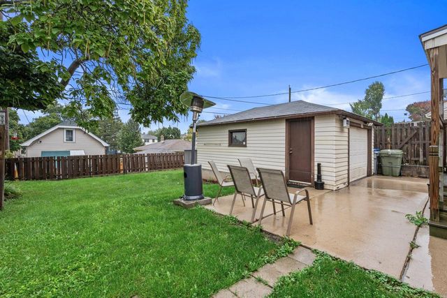 2526 S 70th STREET, Milwaukee, WI 53219