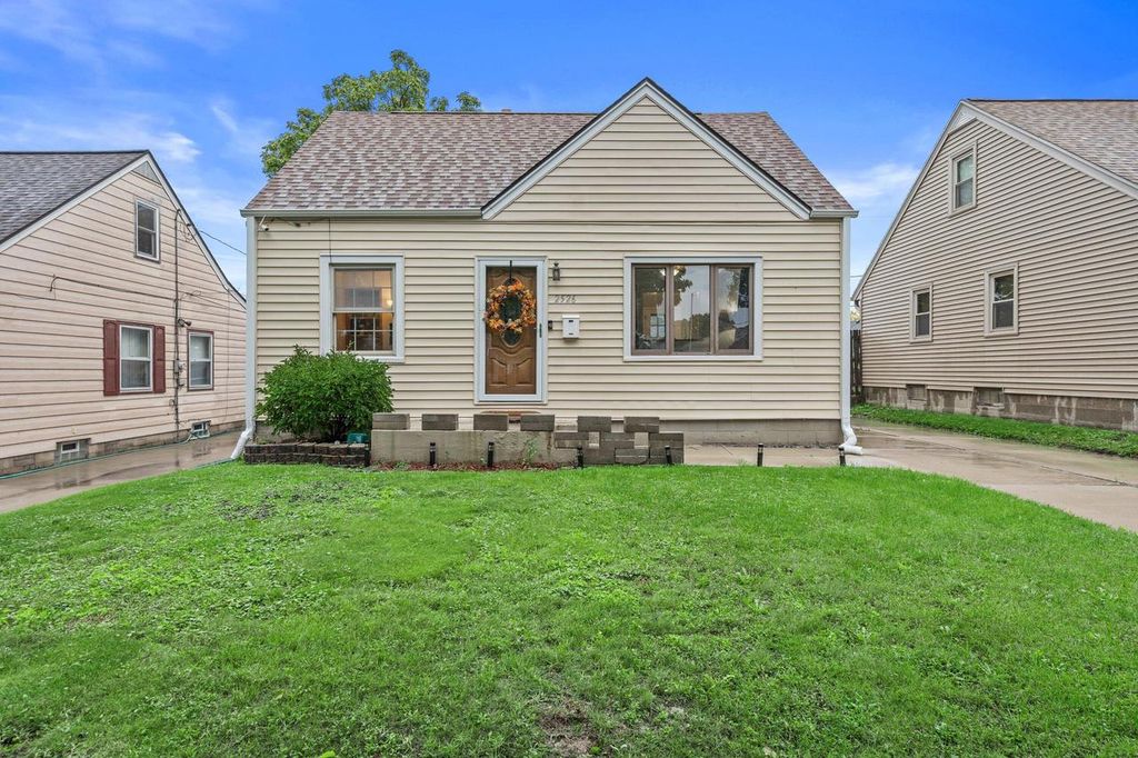2526 S 70th STREET, Milwaukee, WI 53219