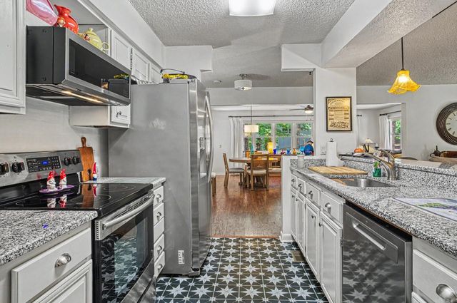 3 N Badalona Drive, Hot Springs Village, AR 71909