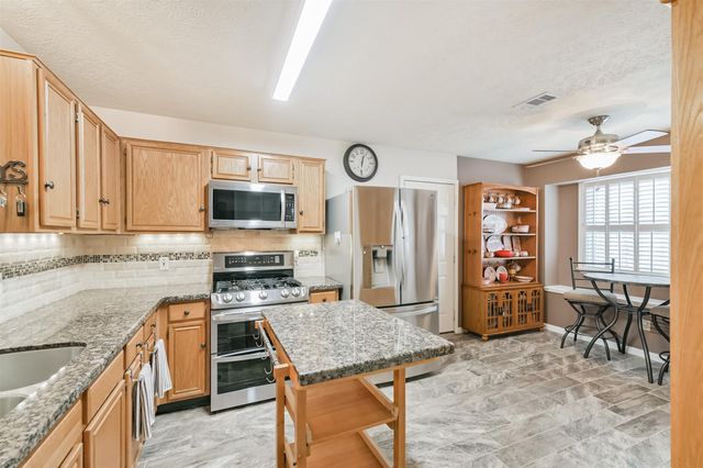 22522 Willow Branch Lane, Tomball, TX 77375