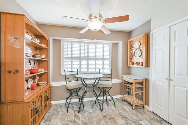 22522 Willow Branch Lane, Tomball, TX 77375