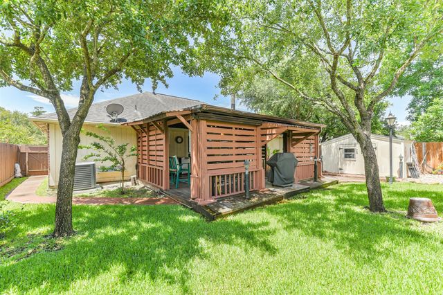 22522 Willow Branch Lane, Tomball, TX 77375
