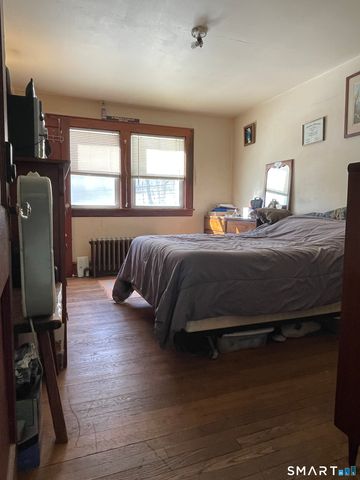 1924 Stratfield Road, Fairfield, CT 06825