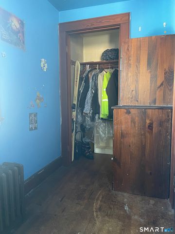 1924 Stratfield Road, Fairfield, CT 06825