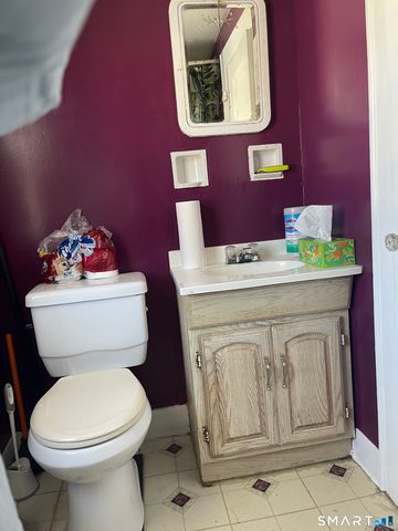 1924 Stratfield Road, Fairfield, CT 06825