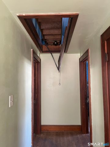 1924 Stratfield Road, Fairfield, CT 06825