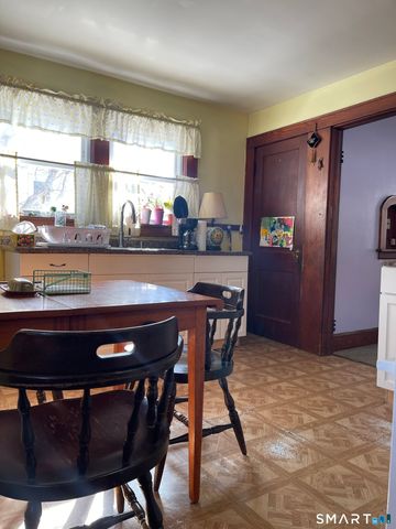 1924 Stratfield Road, Fairfield, CT 06825