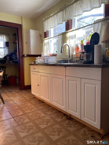 1924 Stratfield Road, Fairfield, CT 06825