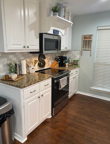 601 Highland Oaks Street, Mount Vernon, TX 75457