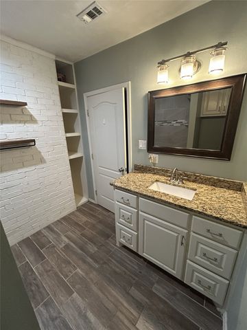 601 Highland Oaks Street, Mount Vernon, TX 75457
