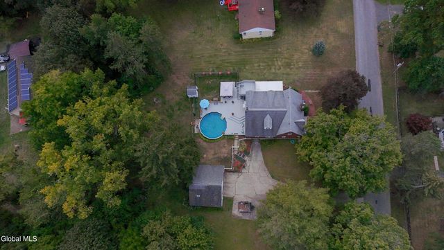 20 Chester Court, Brunswick, NY 12182