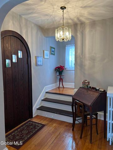 20 Chester Court, Brunswick, NY 12182