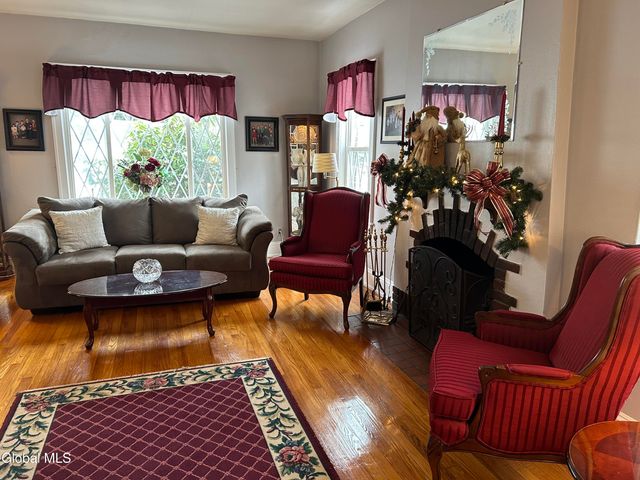 20 Chester Court, Brunswick, NY 12182