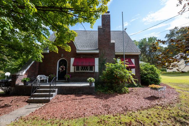 20 Chester Court, Brunswick, NY 12182