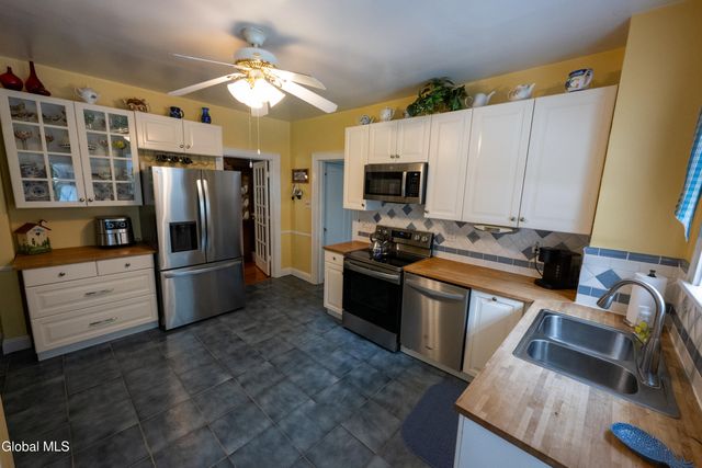 20 Chester Court, Brunswick, NY 12182