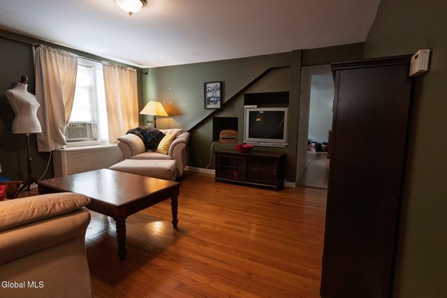 20 Chester Court, Brunswick, NY 12182